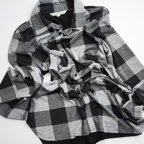 Cleo Petites Long Button Up Black White Shirt Soft Stretch Size Medium - Picture 4 of 12